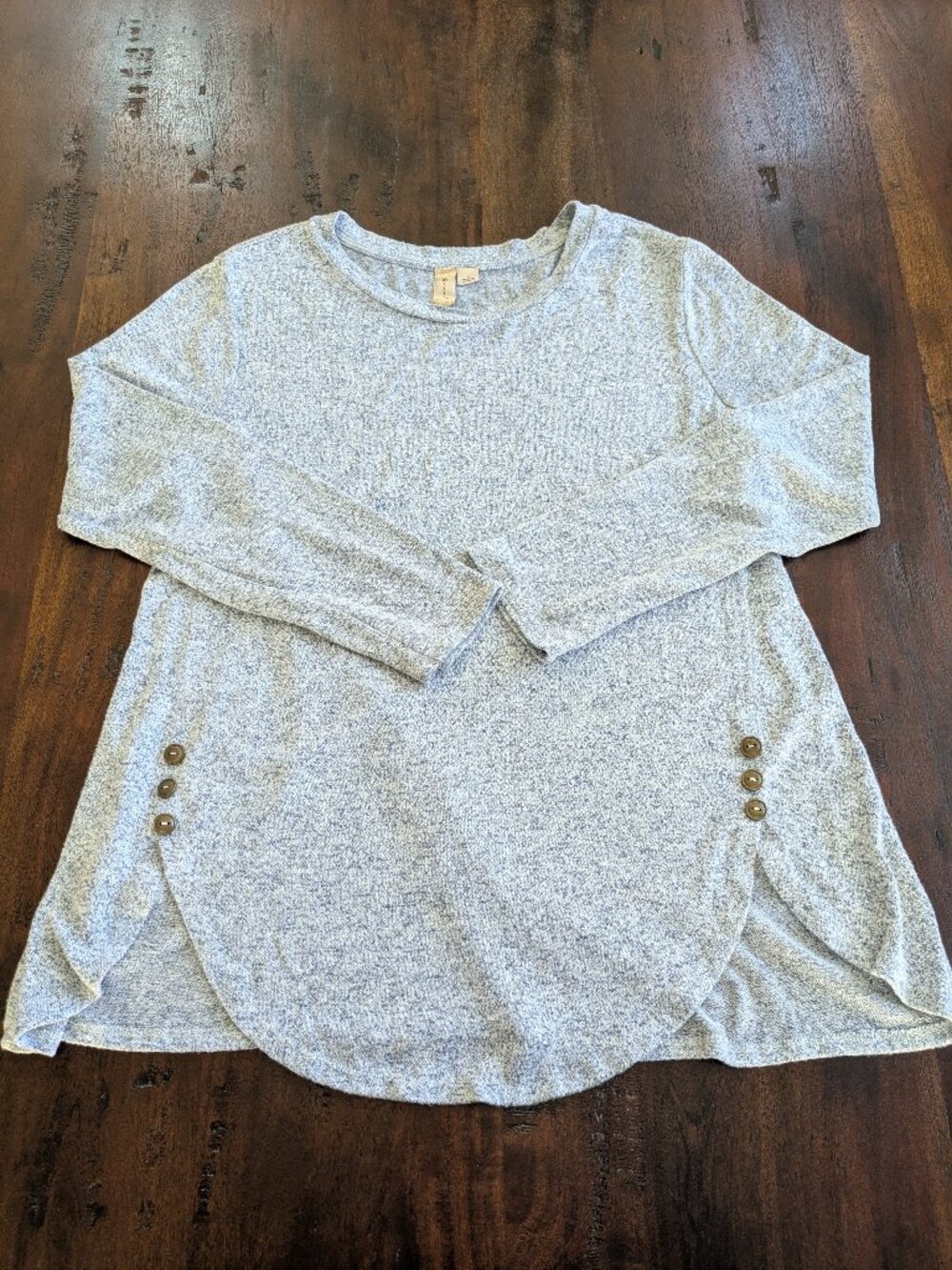 MISIA Light Gray Heathered Hem Button Top L